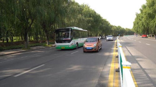 路遇貨車著火，公交司機化身滅火戰士守護城市平安